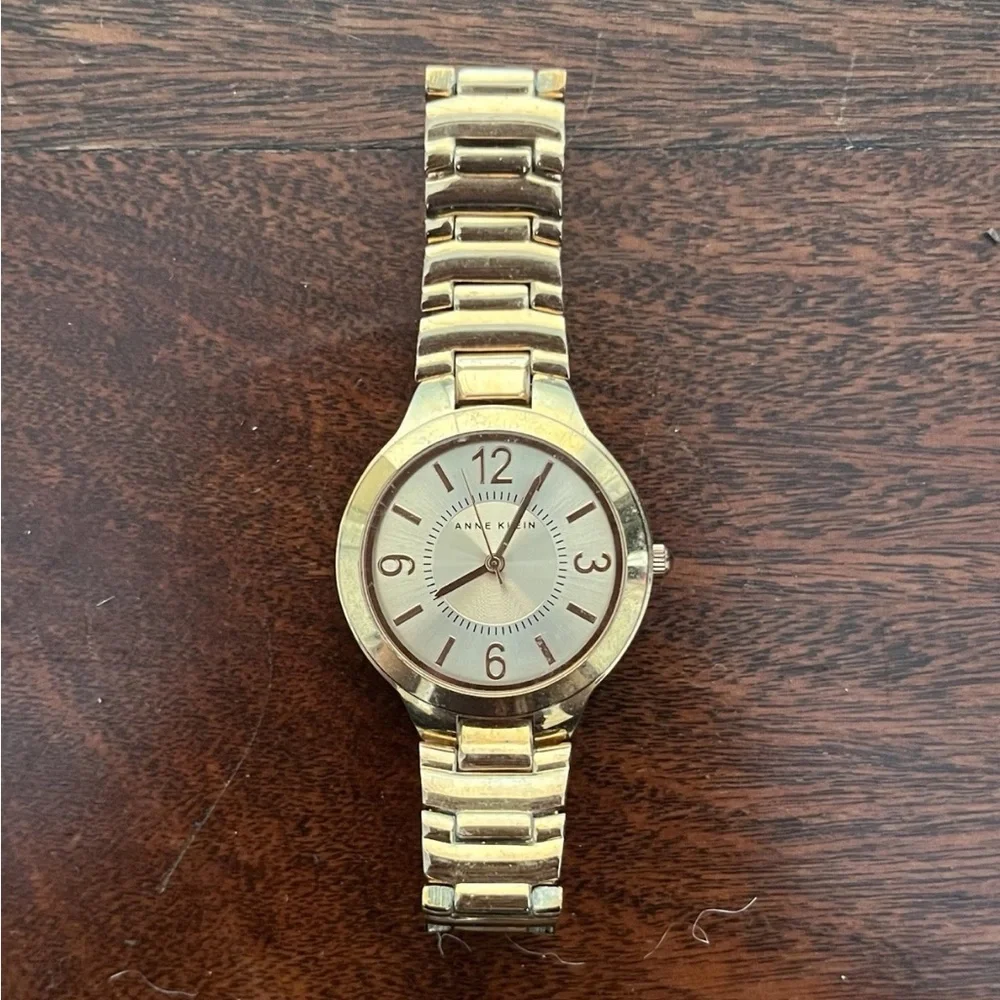 Anne Klein Gold Tone Women’s Watch NOT WORKING